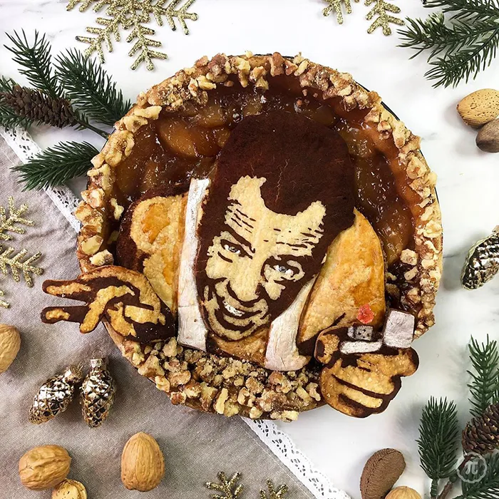 25 Pies That Look Too Good To Eat, Including A Festive Baby Yoda