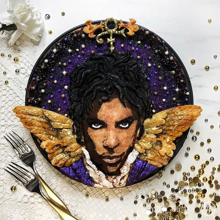 25 Pies That Look Too Good To Eat, Including A Festive Baby Yoda