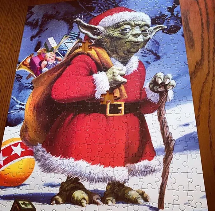 A mi abuela le gusta regalarnos puzzles en Navidad. Pensaba que esto era un elfo