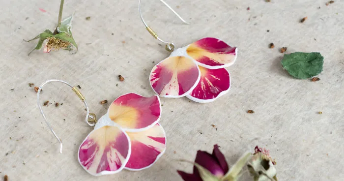 I Love To Turn Real Roses Into Unusual Art Jewelry