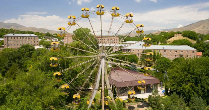I Explore Creepy And Abandoned Playgrounds Of Armenia