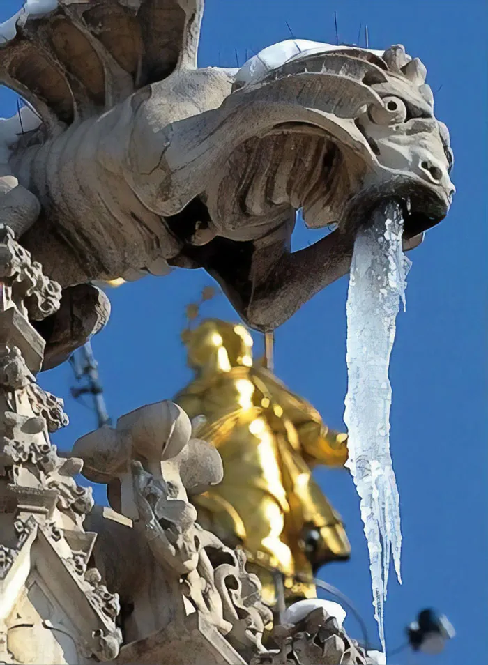 People Are Sharing Photos Of 'Vomiting' Statues And Here Are The 12 Most Hilarious Ones