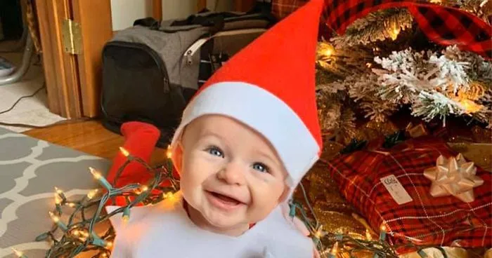 Every Advent Day This Mom Took A Photo Of Her Baby, Dressed As A Baby Elf On The Shelf