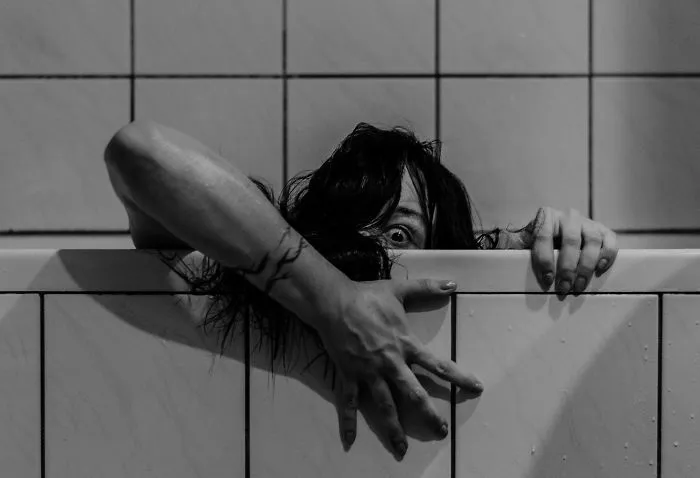 GF Proposed That I Should Take A Pic Of Her In The Bath Today. Not What I Expected, But Turned Out Pretty Cool Anyway