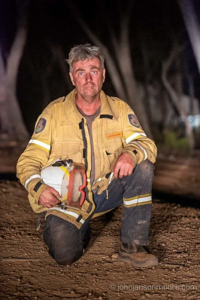 Mi tío tras un turno de 13 horas como bombero
