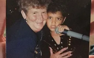 29 Celebrity Encounters That People Found Old Photos Of And Decided To Share