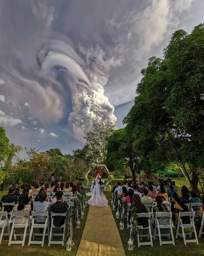 30 Photos That Show The Terrifying Power Of The Taal Volcano Which Just Erupted In The Philippines