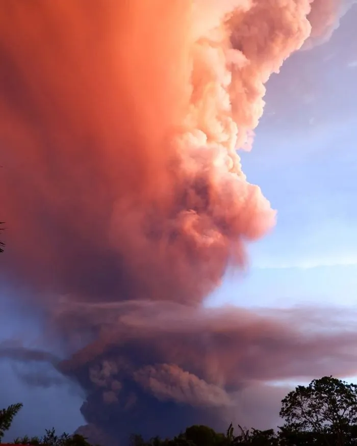 30 Fotos que muestran el terrorífico poder del volcán Taal que ha hecho erupción en Filipinas