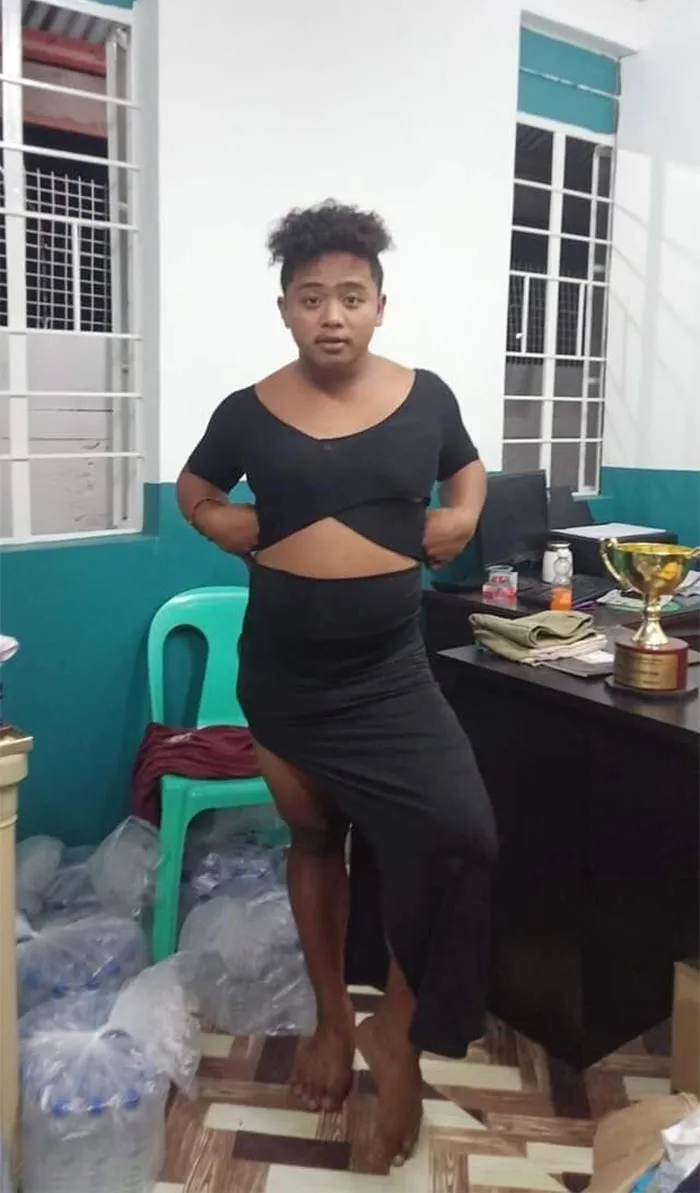 30 Funny Pics Of Filipinos Dressed Up In 'Unsuitable' Donated Clothes At A Volcano Evacuation Center