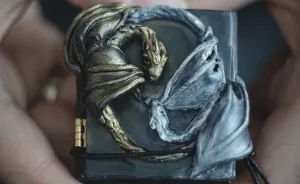 I Create Small Ring Boxes For Big Stories