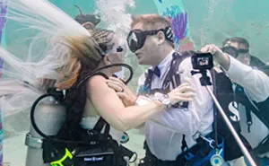 We Captured A Beautiful Wedding Which Happened 32 Feet Underwater (11 Pics)