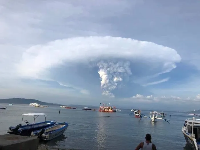 30 Photos That Show The Terrifying Power Of The Taal Volcano Which Just Erupted In The Philippines
