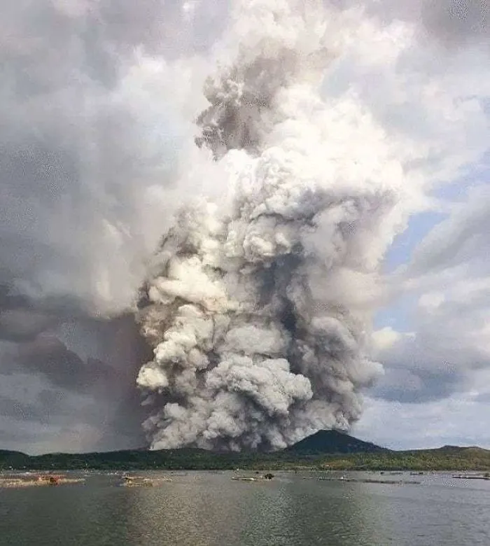 30 Photos That Show The Terrifying Power Of The Taal Volcano Which Just Erupted In The Philippines