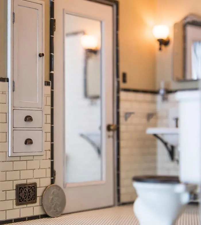 30 Historically Accurate Miniature Rooms That This Artist Builds On A 1:12 Scale