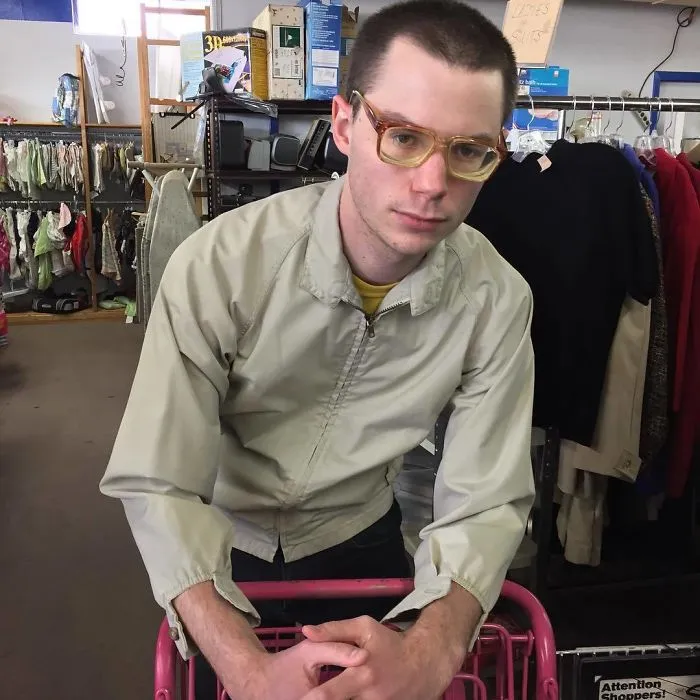 Guy Shows What $20 Can Get You At Thrift Stores, And The Results Are So Stupid It's Hilarious