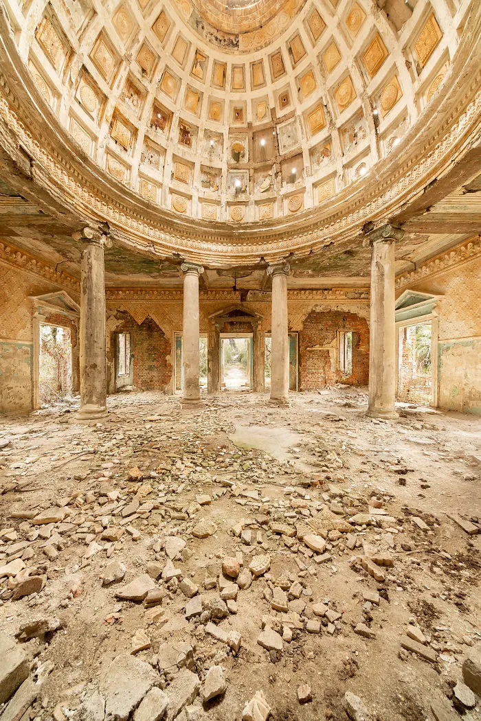 I Paid A Visit To Soviet-Era Spas In Georgia And Was Mesmerized By Their Solemn Beauty (11 Pics)