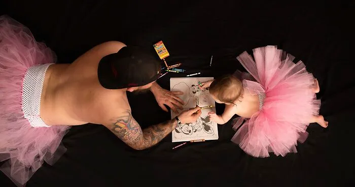 Wholesome Photoshoot Where Dad And Daughter Are Both Dressed In Tutus Is Going Viral