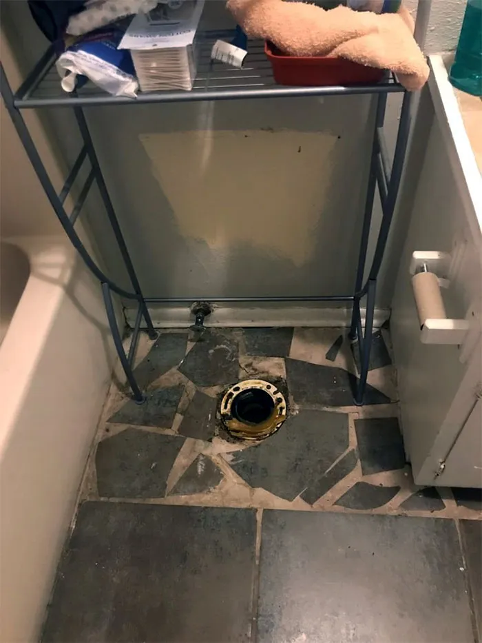 I Split Up With My Boyfriend Yesterday. I Fell Asleep While He Was Packing And He Stole My Toilet
