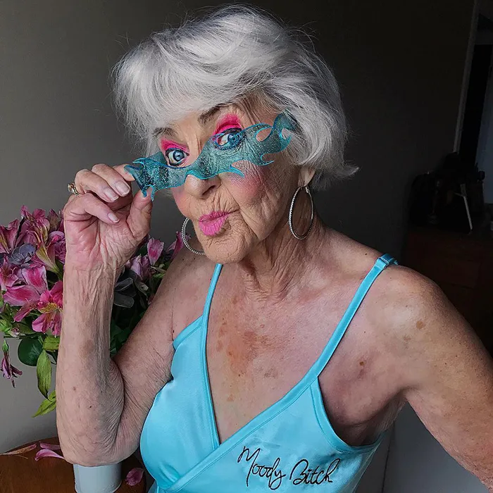 Esta es Baddie Winkle, una abuela de 92 años con mucho estilo que lleva "desde 1928 robándote a tu hombre"