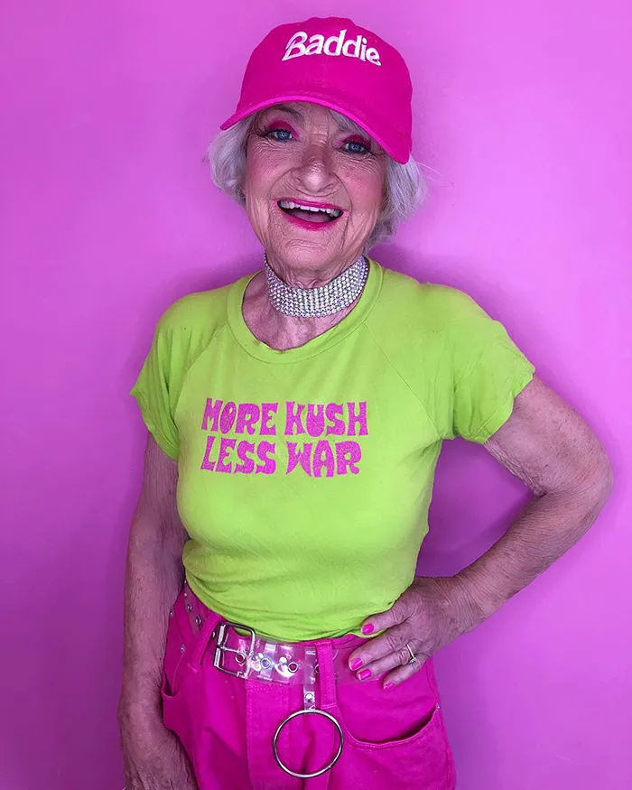Esta es Baddie Winkle, una abuela de 92 años con mucho estilo que lleva "desde 1928 robándote a tu hombre"