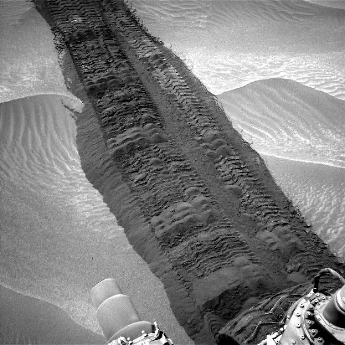 Huellas de Curiosity en el Valle oculto
