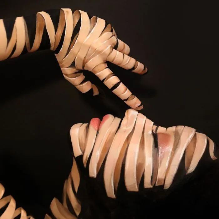 What This Artist Does To Her Face Seriously Messes With People's Minds (30 New Pics)