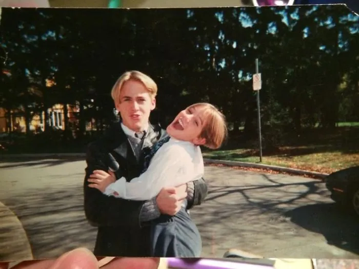 Ryan Gosling y yo ibamos a la misma iglesia. Con esos cortes de pelo noventeros