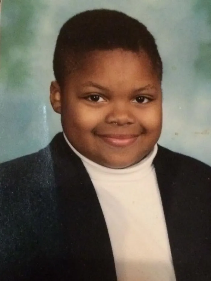 10m, And Looking Like A Middle Age Mom Who’s Deciding To Grace You With A Smile, While Still Judging You Just A Little
