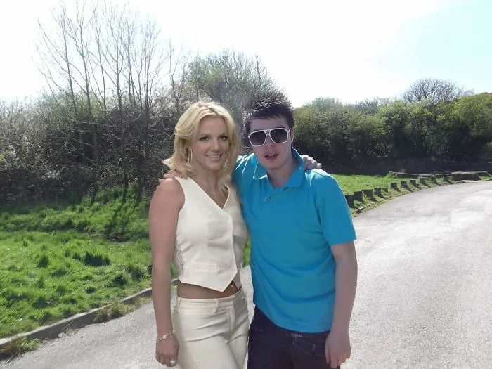 Yo a los 14 años quitando a mi padre de la foto y poniendo a Britney Spears