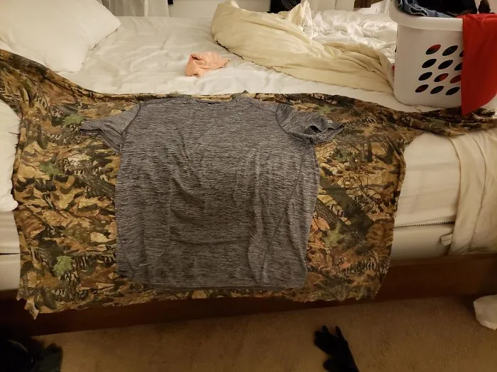Camisetas antes y después de perder 182 kilos