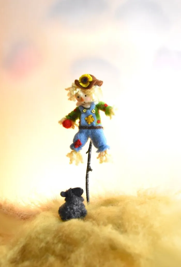 My Teenage Daughter Built Me A Theatre Box So I Could Create Dreamy 3D Scenes With My Needle-Felted Animals (40 Pics)