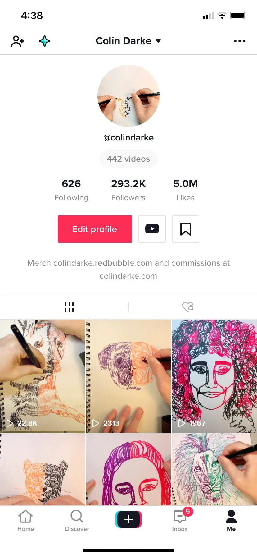 Viral Artist Drawing With Both Hands At The Same Time