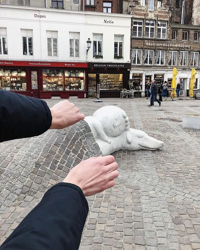 Here Are My 30 Best Optical Illusions That Were Made Without Any Editing Software