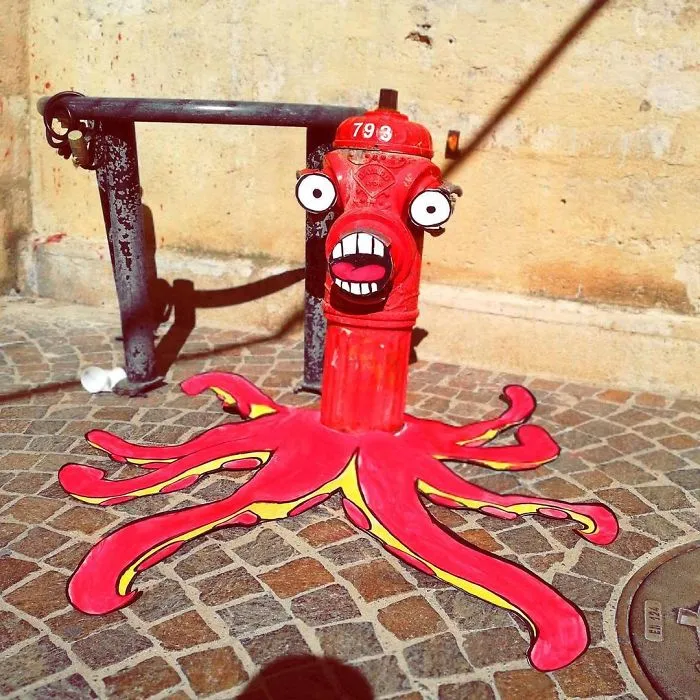 34 Illustrations Of Pop Culture Characters By EFIX Blend Into Walls And Sidewalks