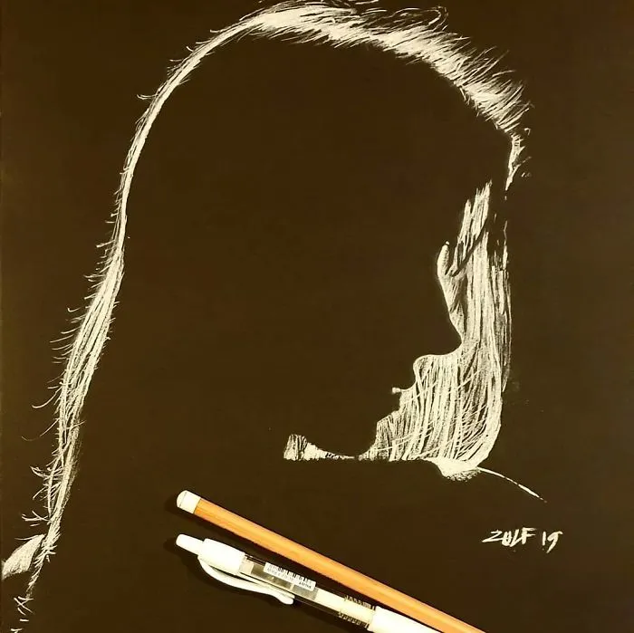 Artist Draws Beautiful Portraits Of Women And They Look Like They're Cast In Light (19 Pics)