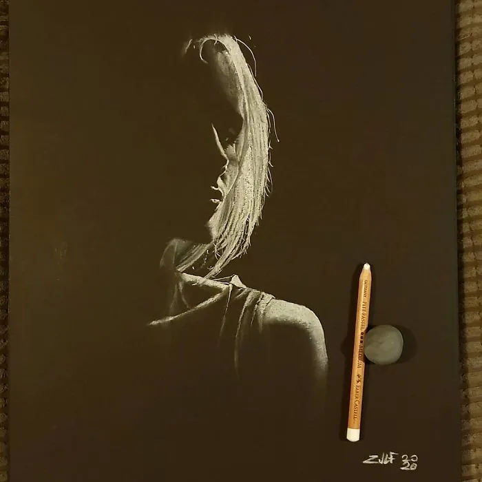 Artist Draws Beautiful Portraits Of Women And They Look Like They're Cast In Light (19 Pics)