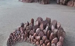 Artist Arranges Stones In Stunning Patterns On The Beach, Finds It Very Therapeutic (30 Pics)