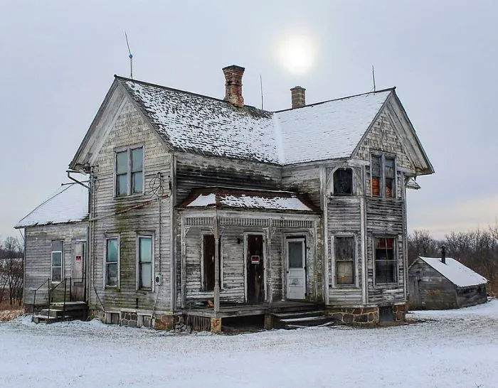 I Explore Abandoned Homes Throughout Rural Wisconsin