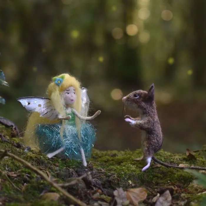 My Teenage Daughter Built Me A Theatre Box So I Could Create Dreamy 3D Scenes With My Needle-Felted Animals (40 Pics)