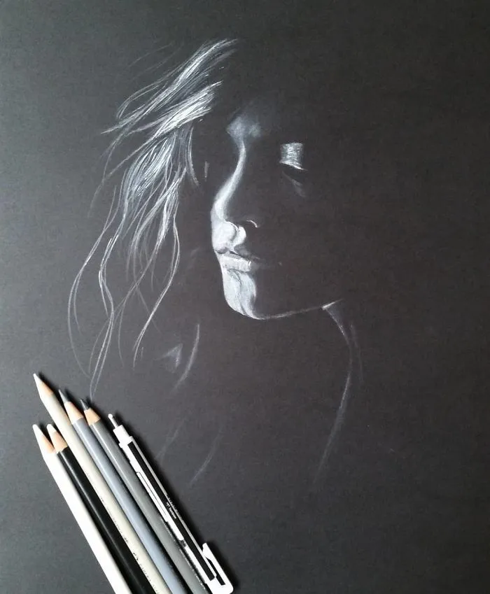 Artist Draws Beautiful Portraits Of Women And They Look Like They're Cast In Light (19 Pics)