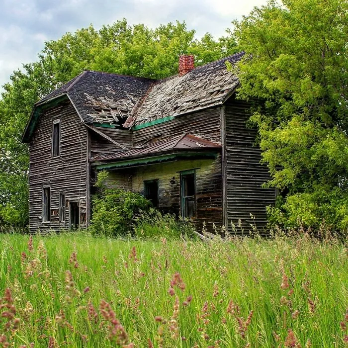 I Explore Abandoned Homes Throughout Rural Wisconsin
