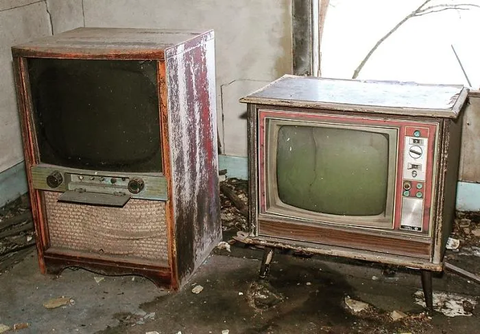 I Explore Abandoned Homes Throughout Rural Wisconsin