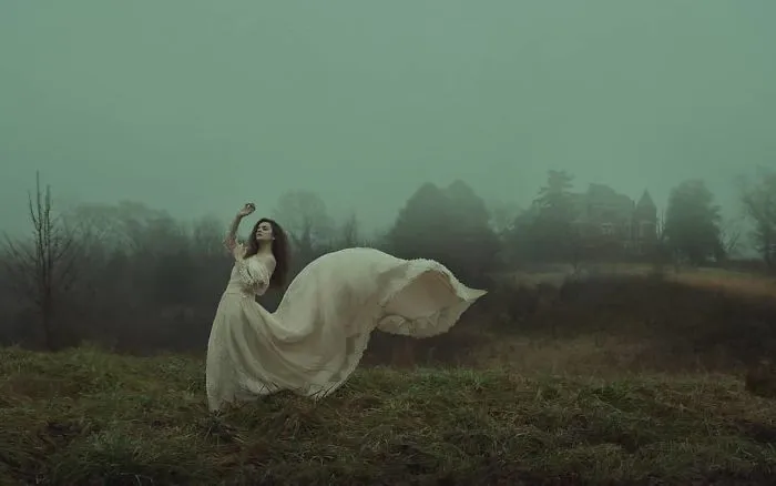 Photographer Captures Eerie Portraits That Look Like Horror Movie Posters (81 Pics)