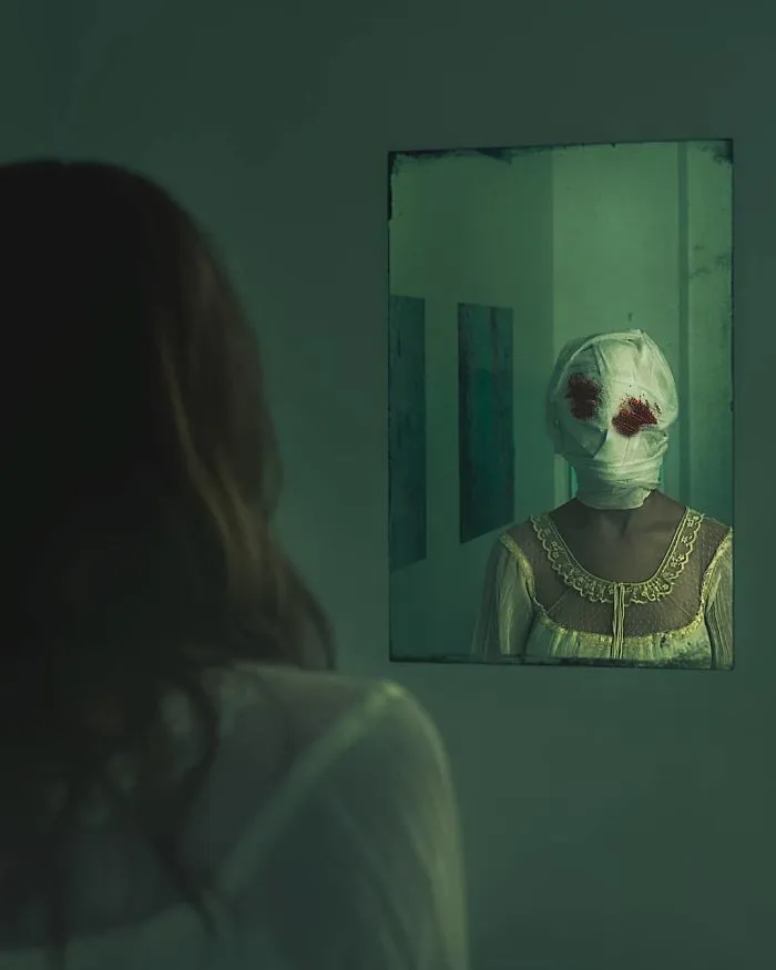 Photographer Captures Eerie Portraits That Look Like Horror Movie Posters (81 Pics)