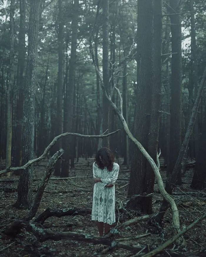 Photographer Captures Eerie Portraits That Look Like Horror Movie Posters (81 Pics)