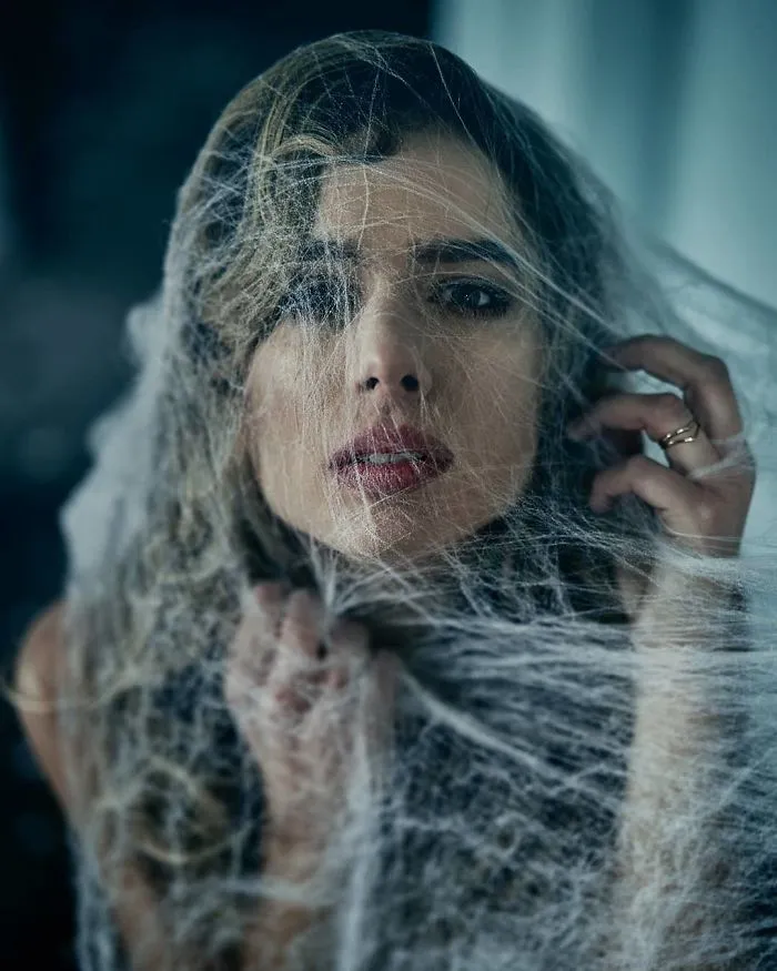 Photographer Captures Eerie Portraits That Look Like Horror Movie Posters (81 Pics)