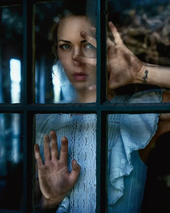 Photographer Captures Eerie Portraits That Look Like Horror Movie Posters (81 Pics)