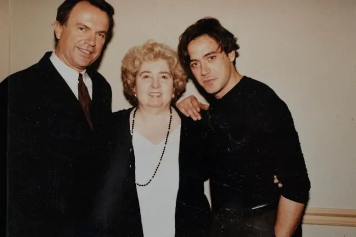 Sam Neill y Robert Downey Jr