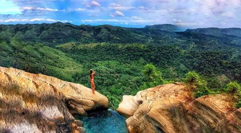 Diyaluma Waterfalls
