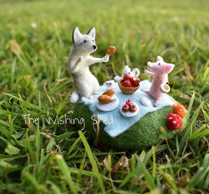 My Teenage Daughter Built Me A Theatre Box So I Could Create Dreamy 3D Scenes With My Needle-Felted Animals (40 Pics)